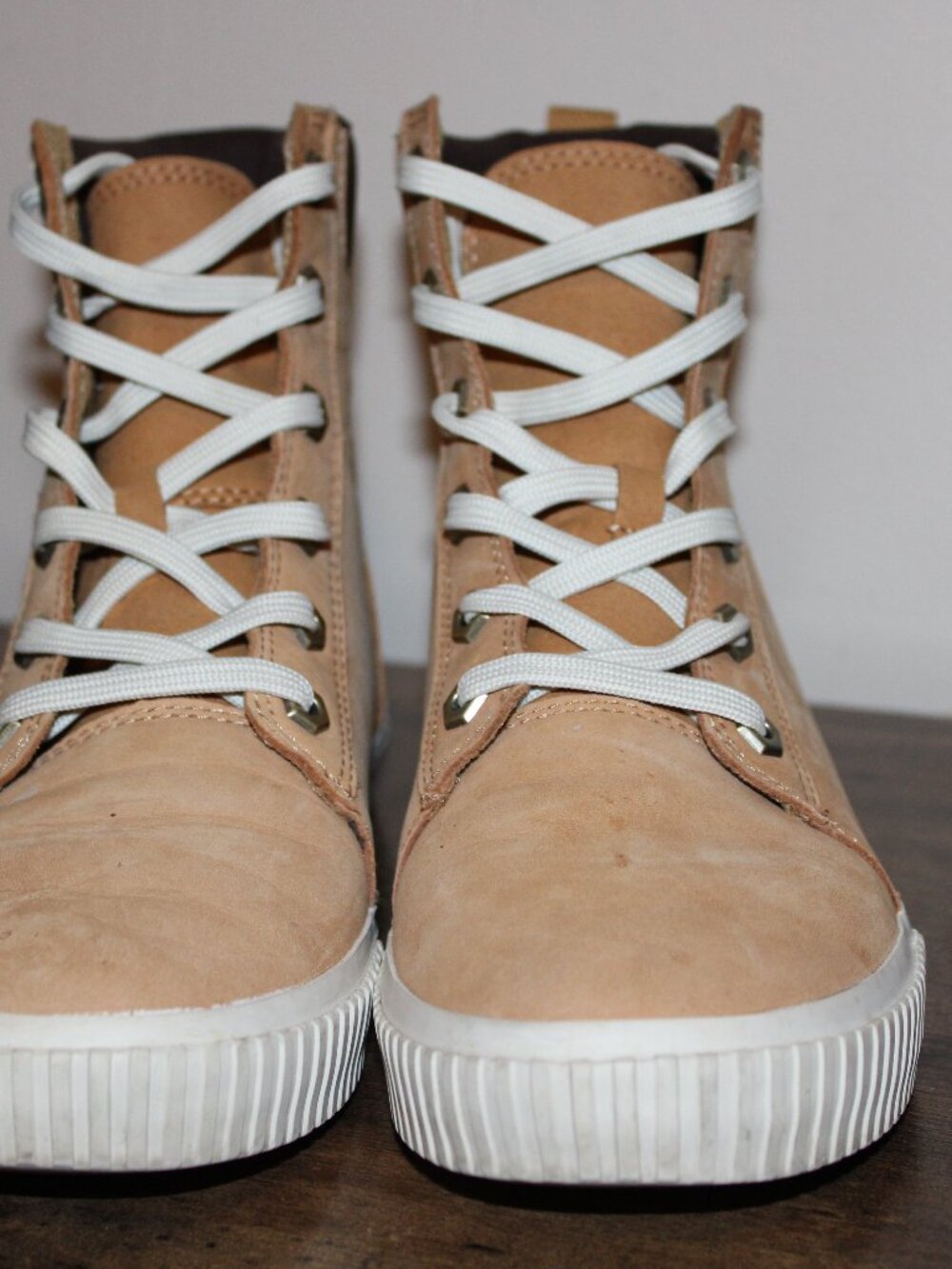 Timberland Skyla Women's Tan Nubuck High Top Sneaker Boots Size 7